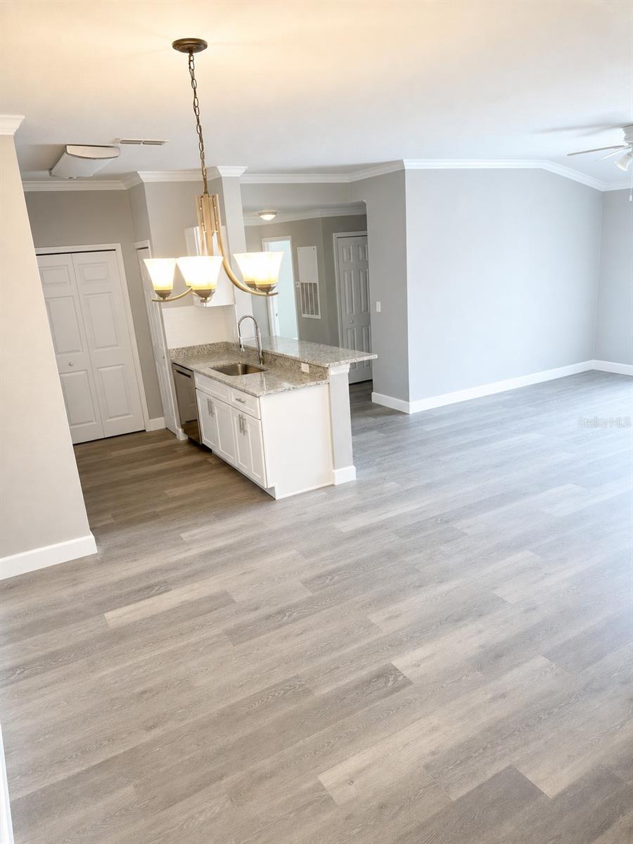 5447 Vineland Road, FL
