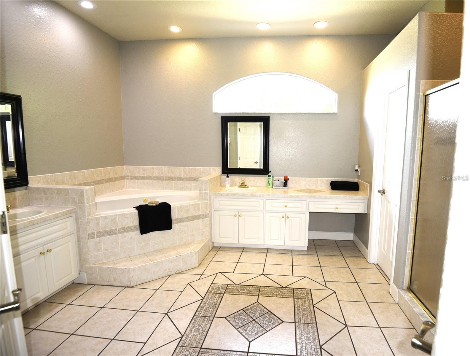 236 Ruby Lake Lane, FL