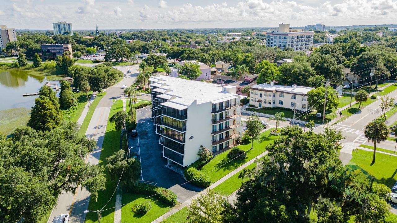 208 Lake Howard Drive, FL
