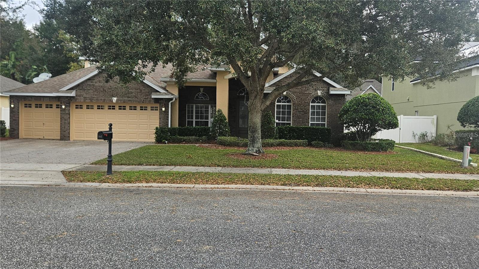 317 Blue Water Edge Drive, FL