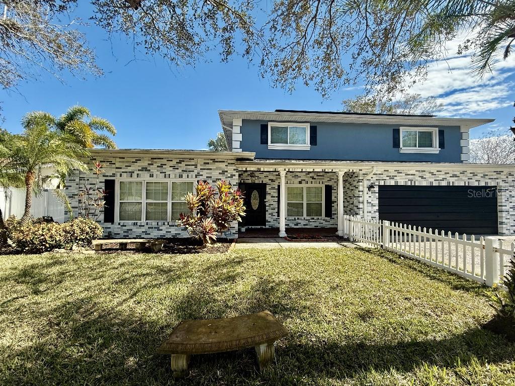 2563 Knotty Pine Way, FL
