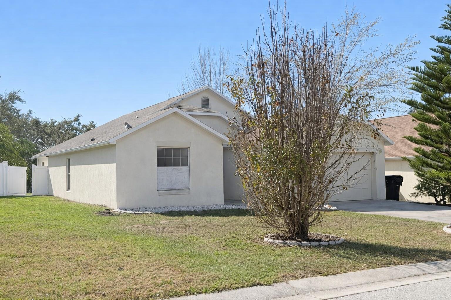 551 Lake Charles Drive, FL