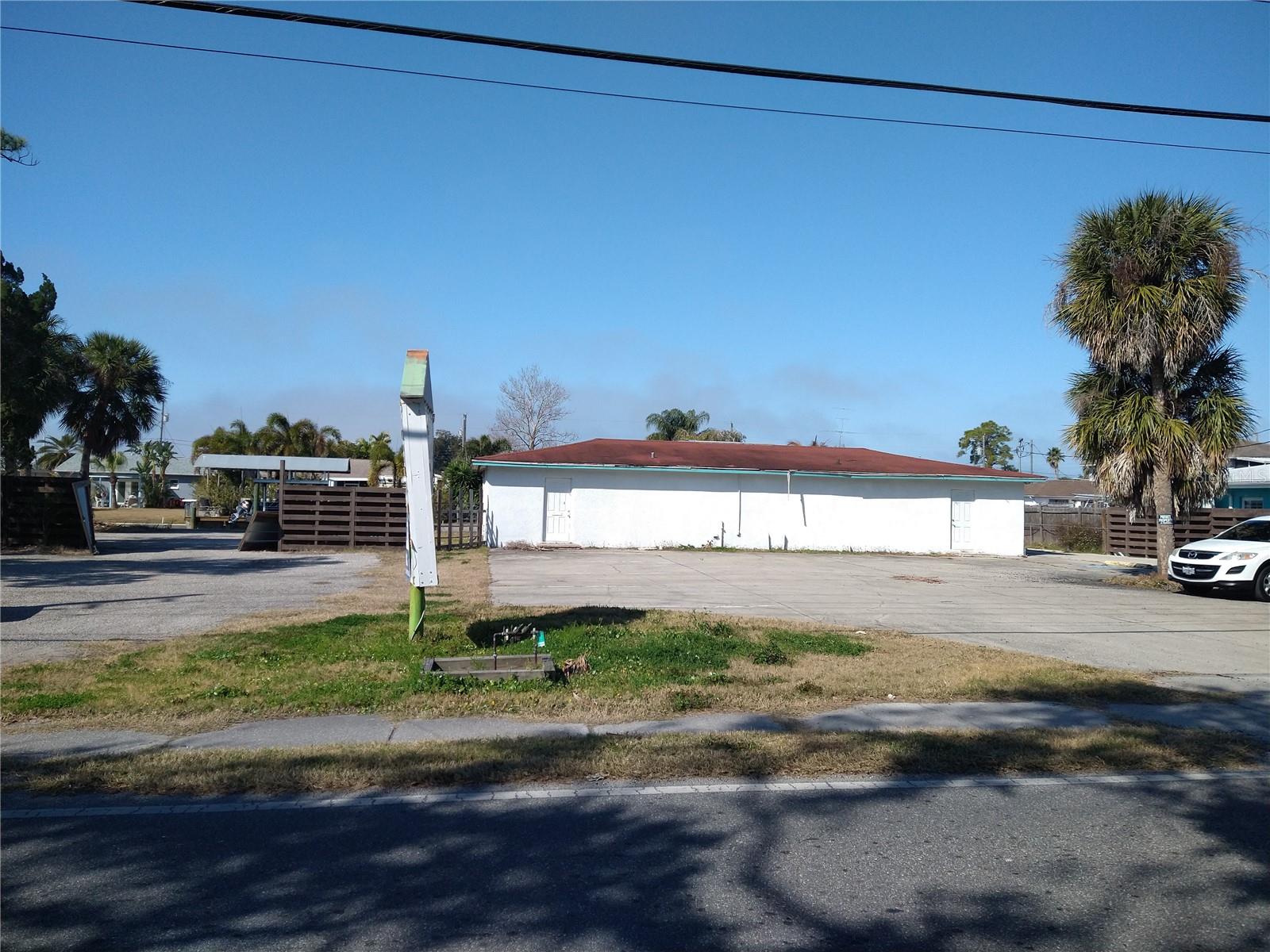 13923 Old Dixie Highway, FL
