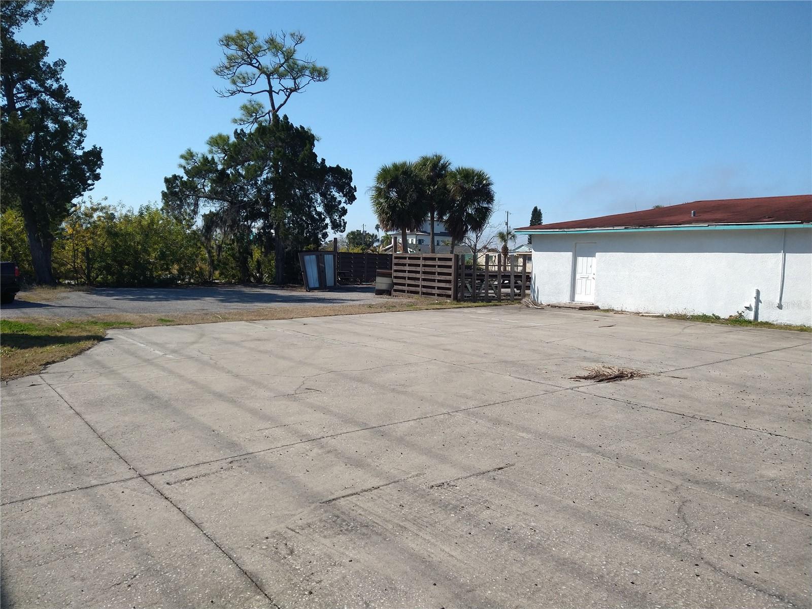 13923 Old Dixie Highway, FL
