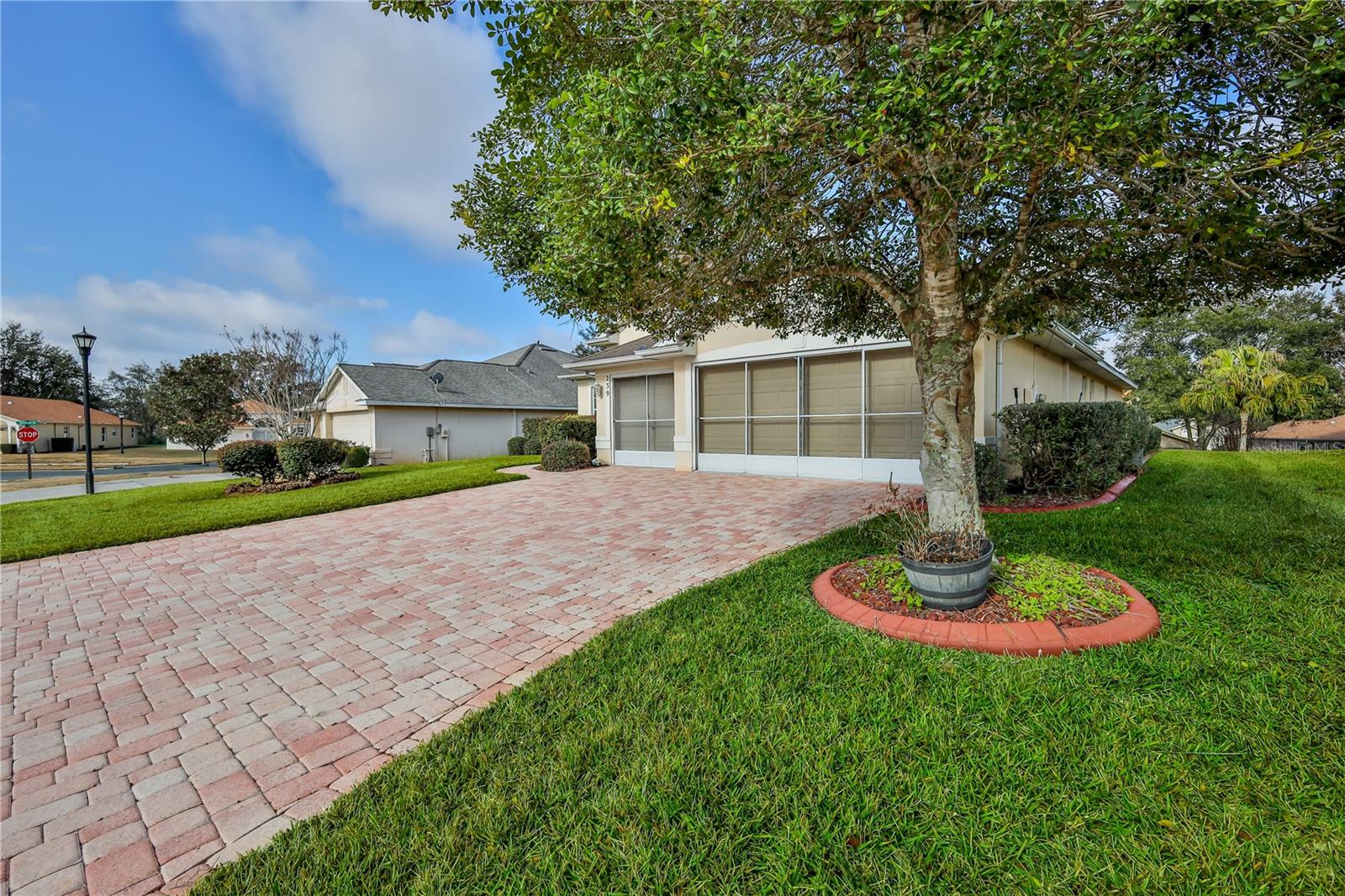239 Longleaf Court, FL