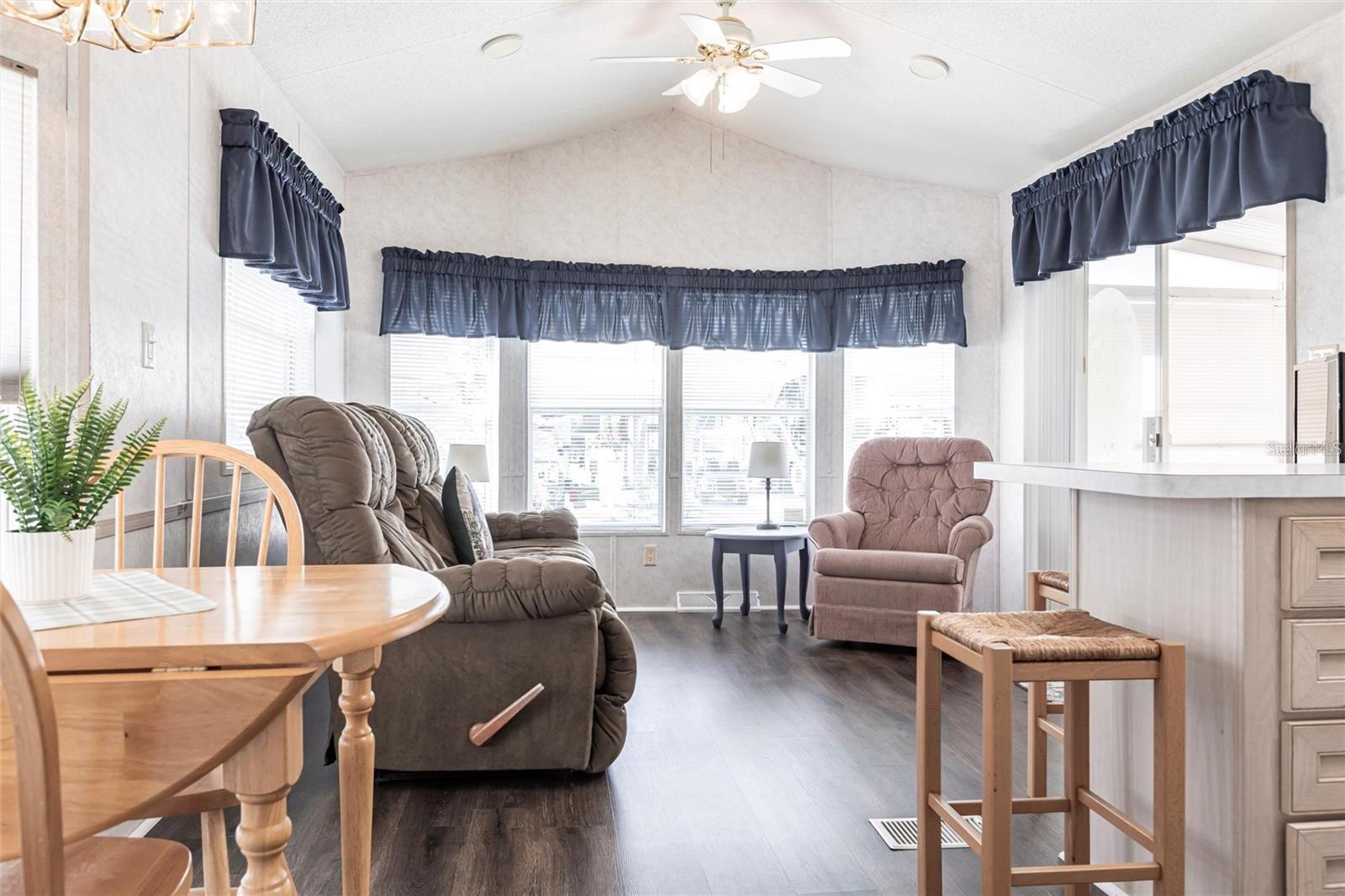1604 Manatee Loop, FL