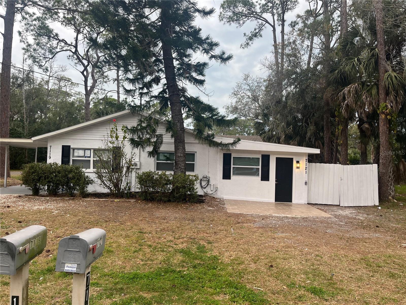 7119-7121 Oakwood, FL