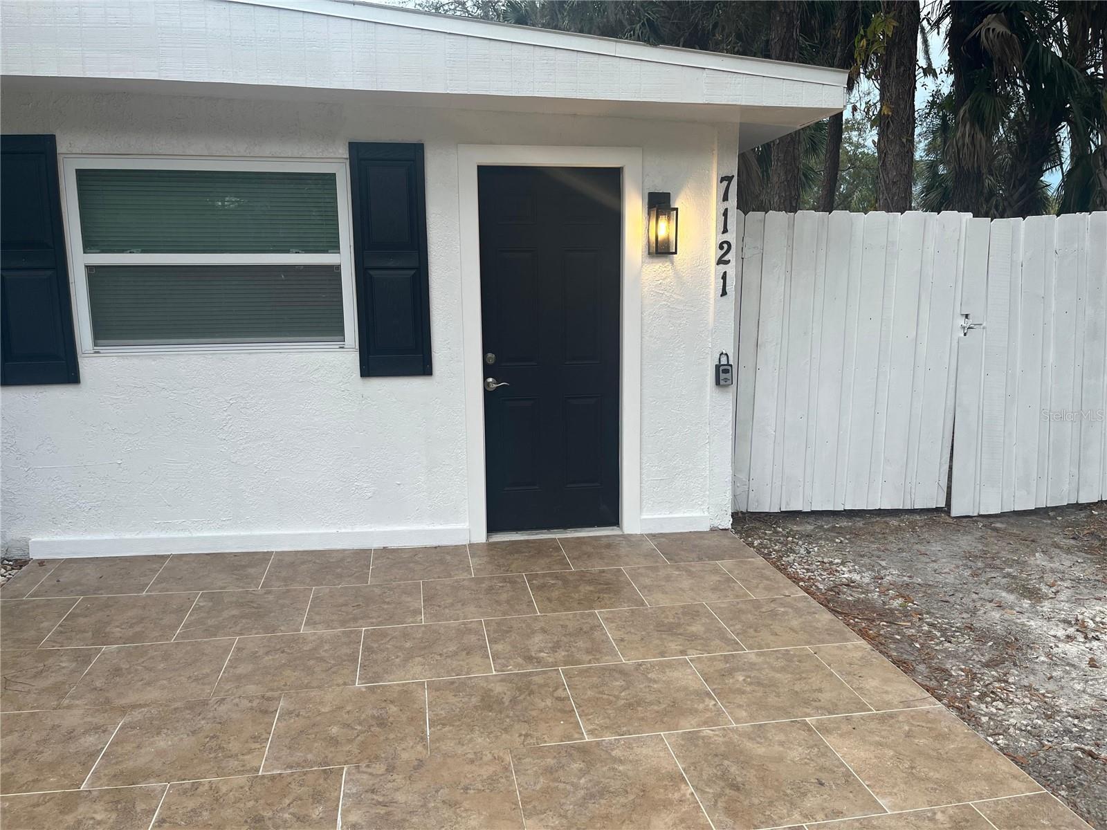 7119-7121 Oakwood, FL