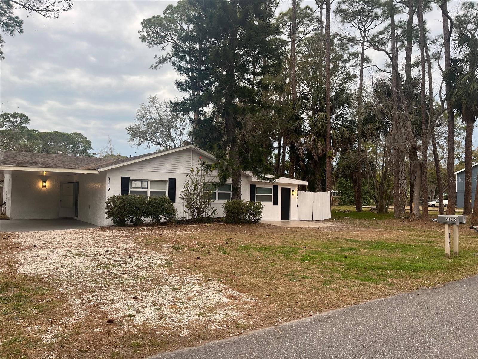 7119-7121 Oakwood, FL
