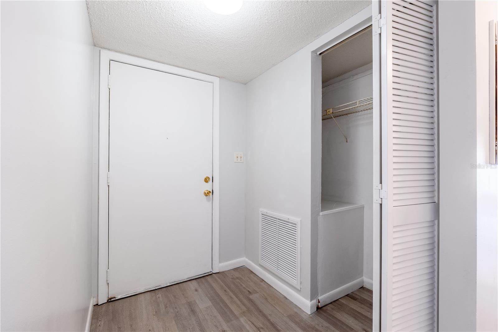 600 Fairways Circle, FL