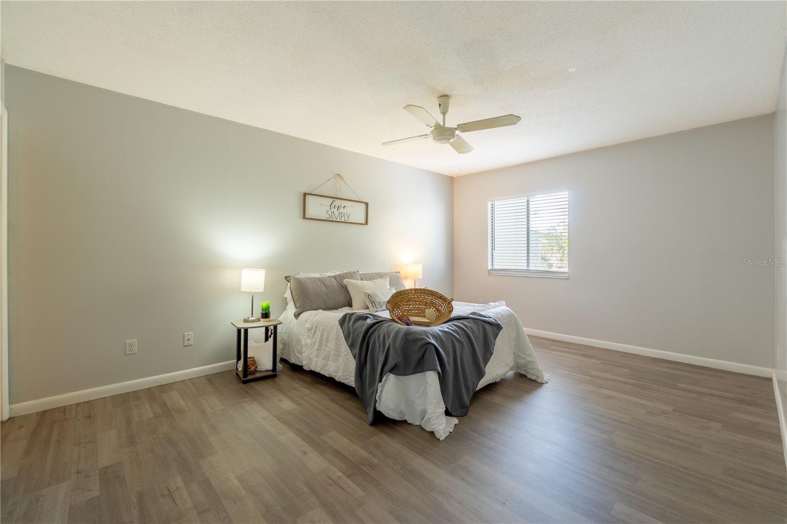 600 Fairways Circle, FL