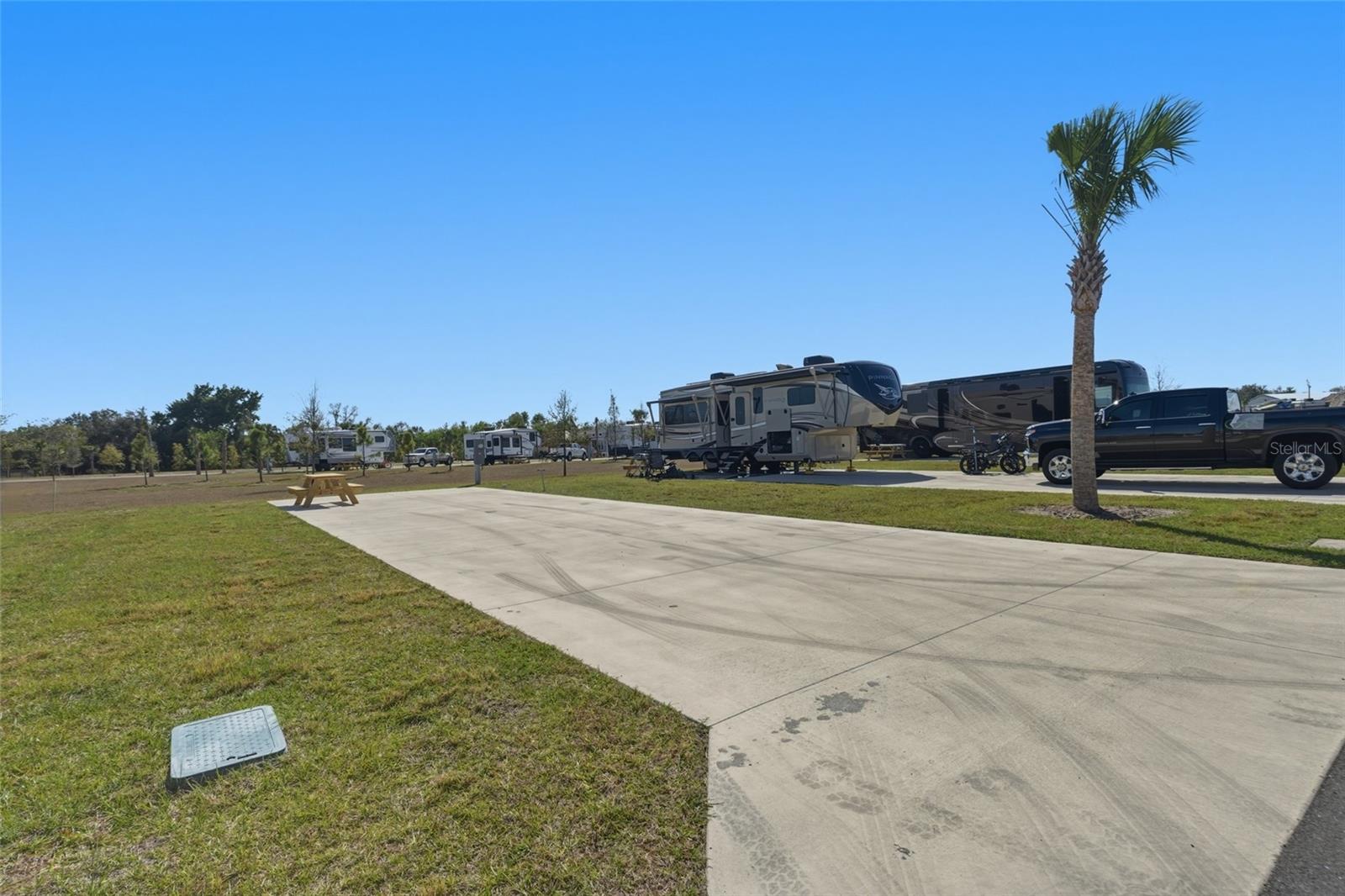 232 Riverclub Court, FL