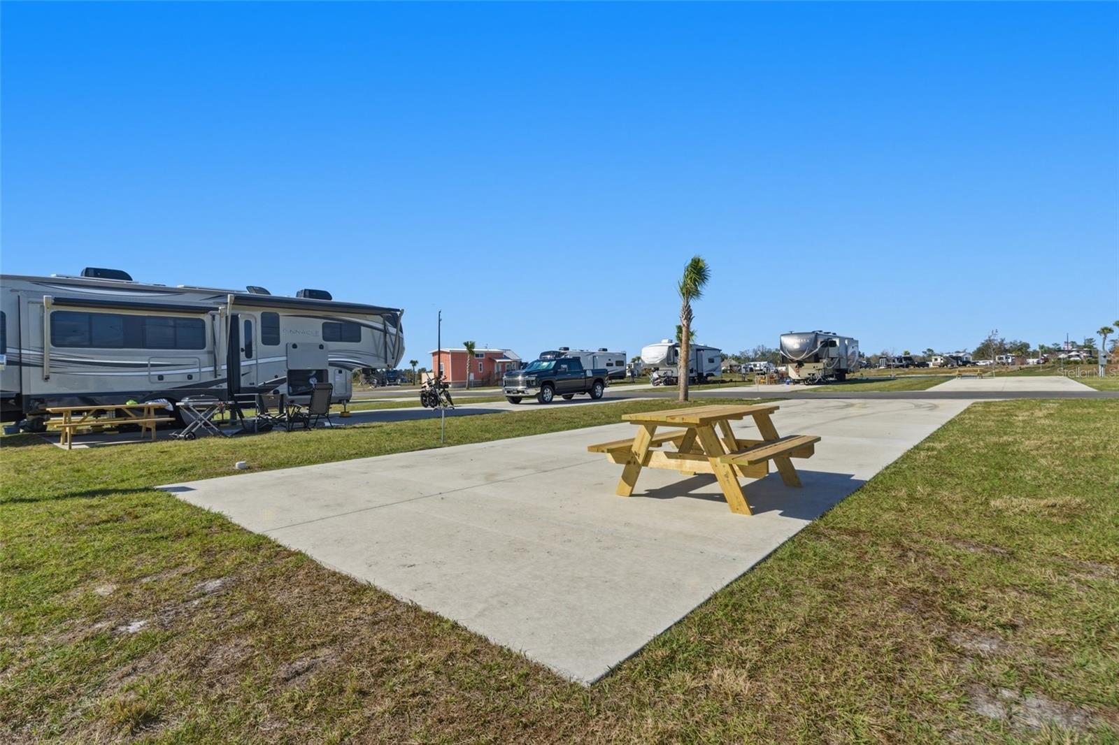 232 Riverclub Court, FL