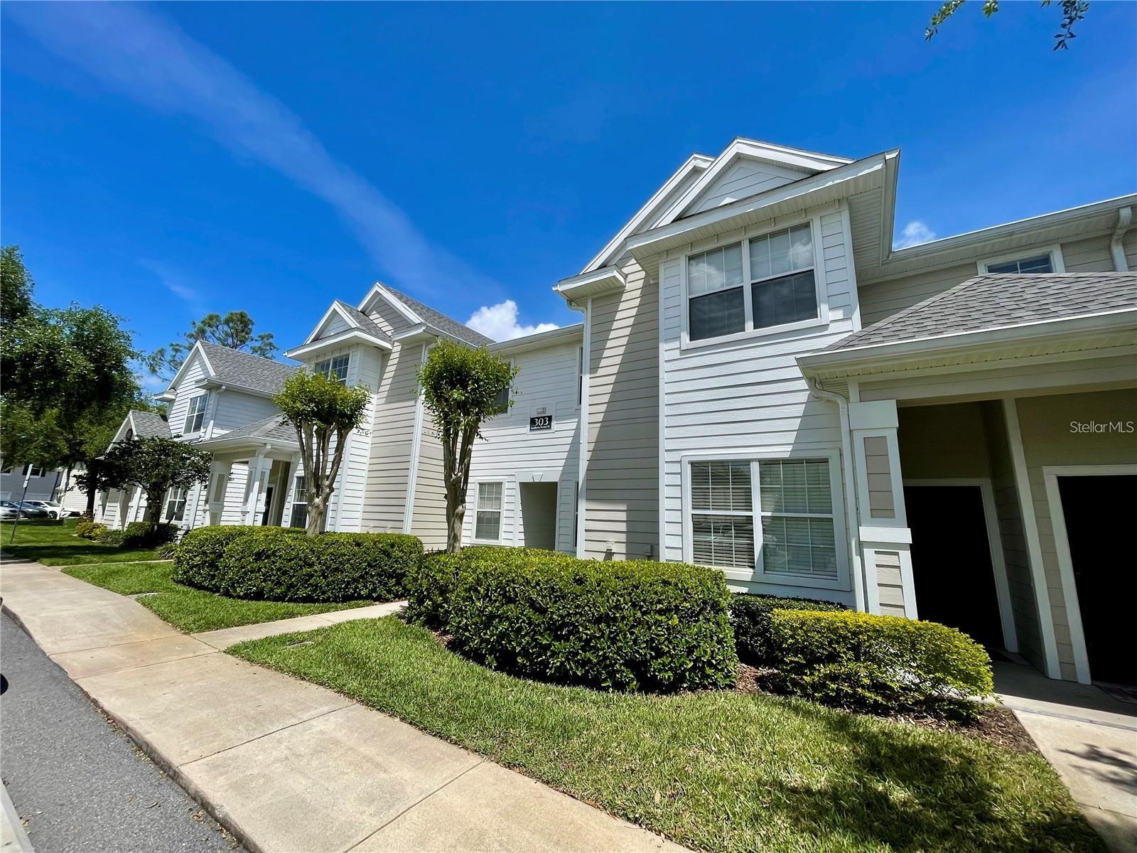 303 Southern P Circle, FL