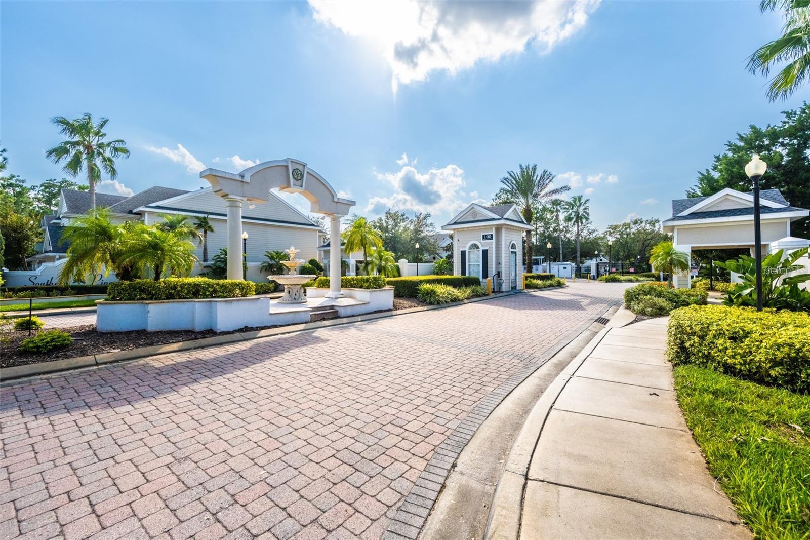 303 Southern P Circle, FL