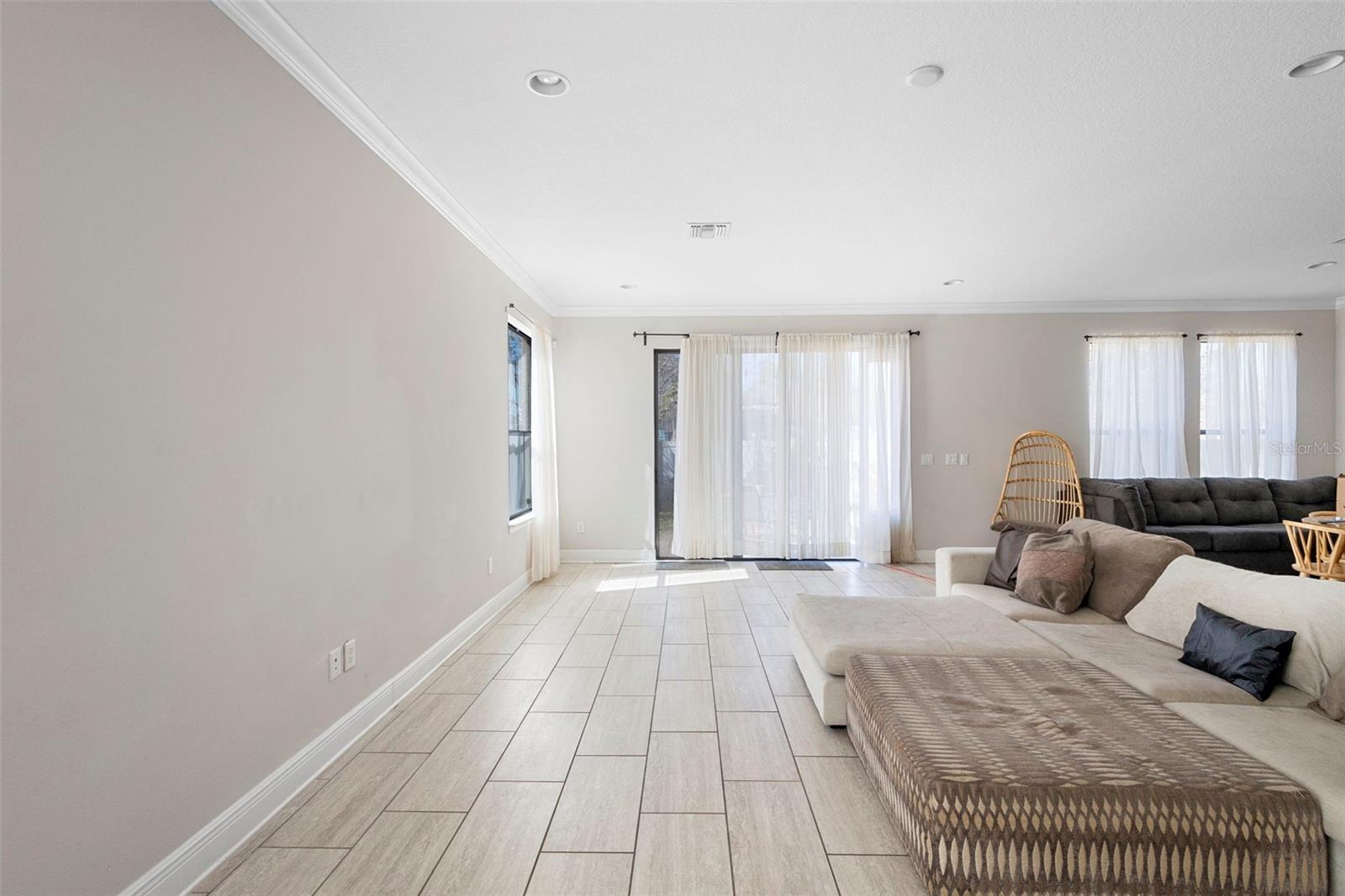 1214 Fountain Coin Loop, FL