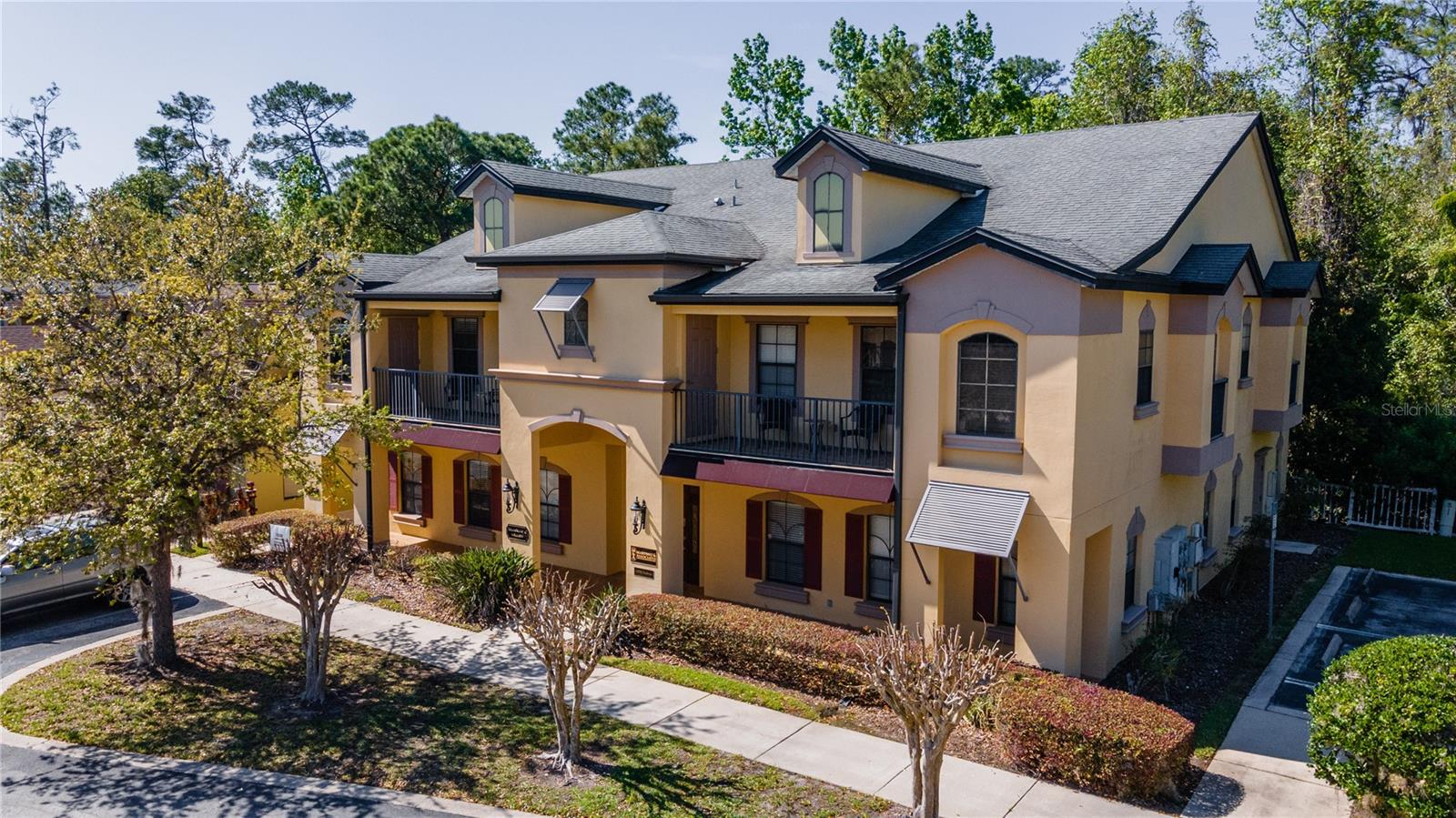 1100 Town Plaza Court, FL