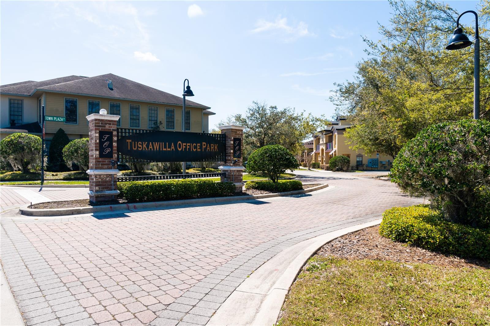 1100 Town Plaza Court, FL