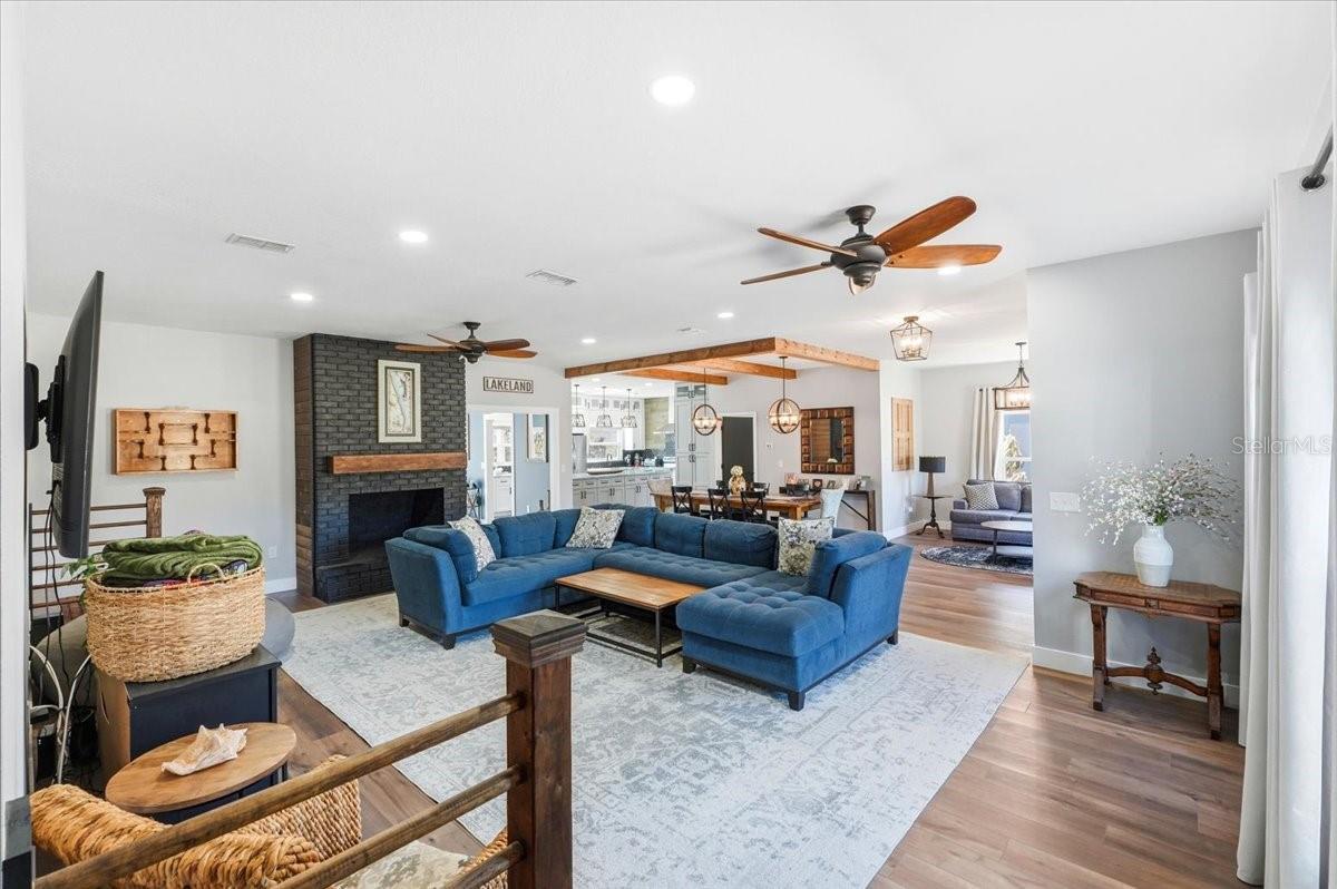 5225 Glenmore Drive, FL