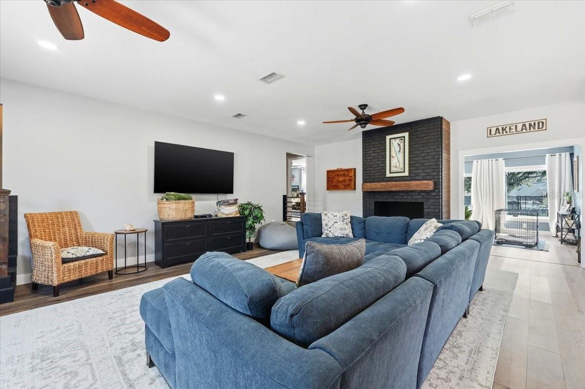 5225 Glenmore Drive, FL
