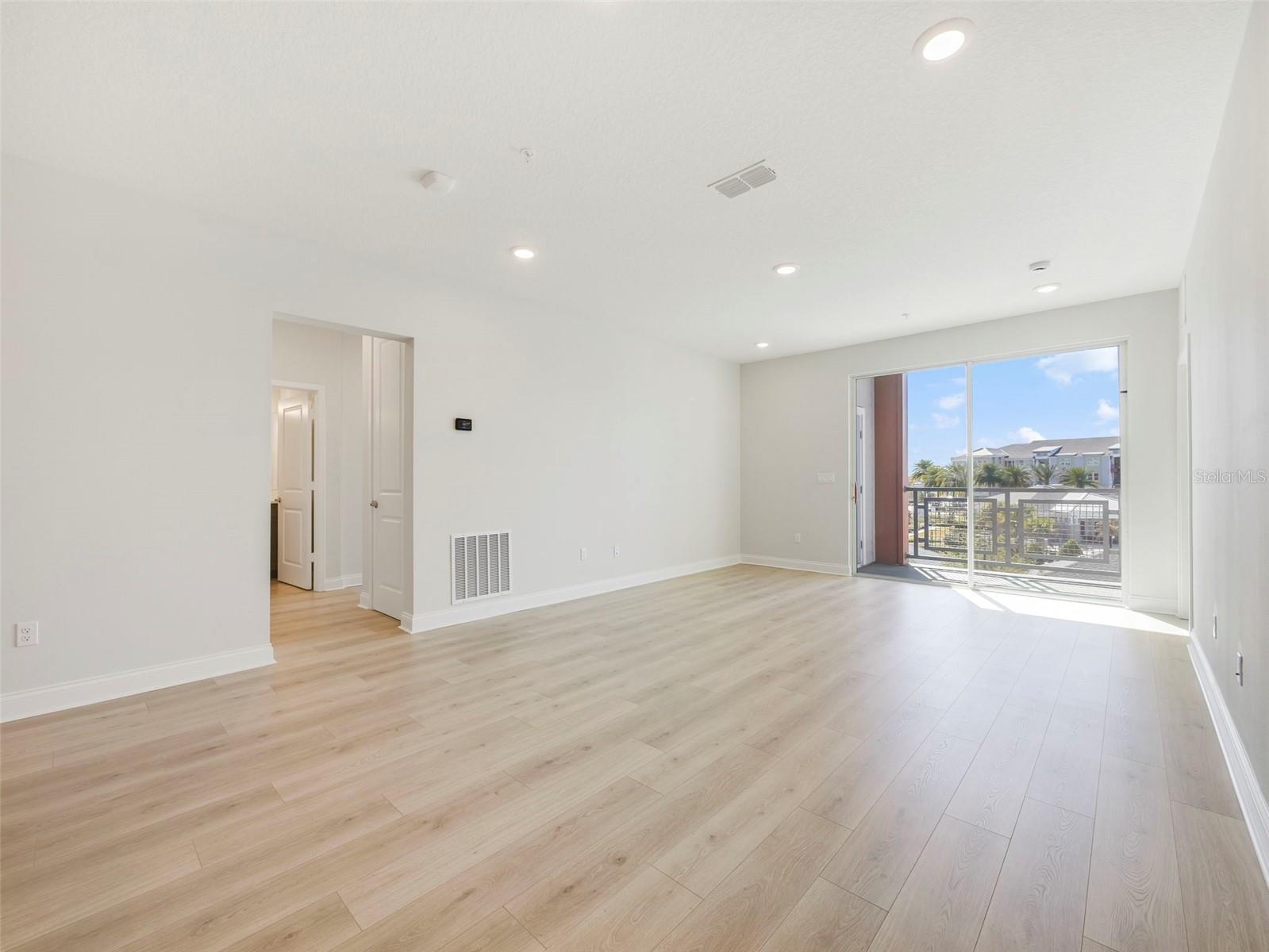 7545 Laureate Boulevard, FL