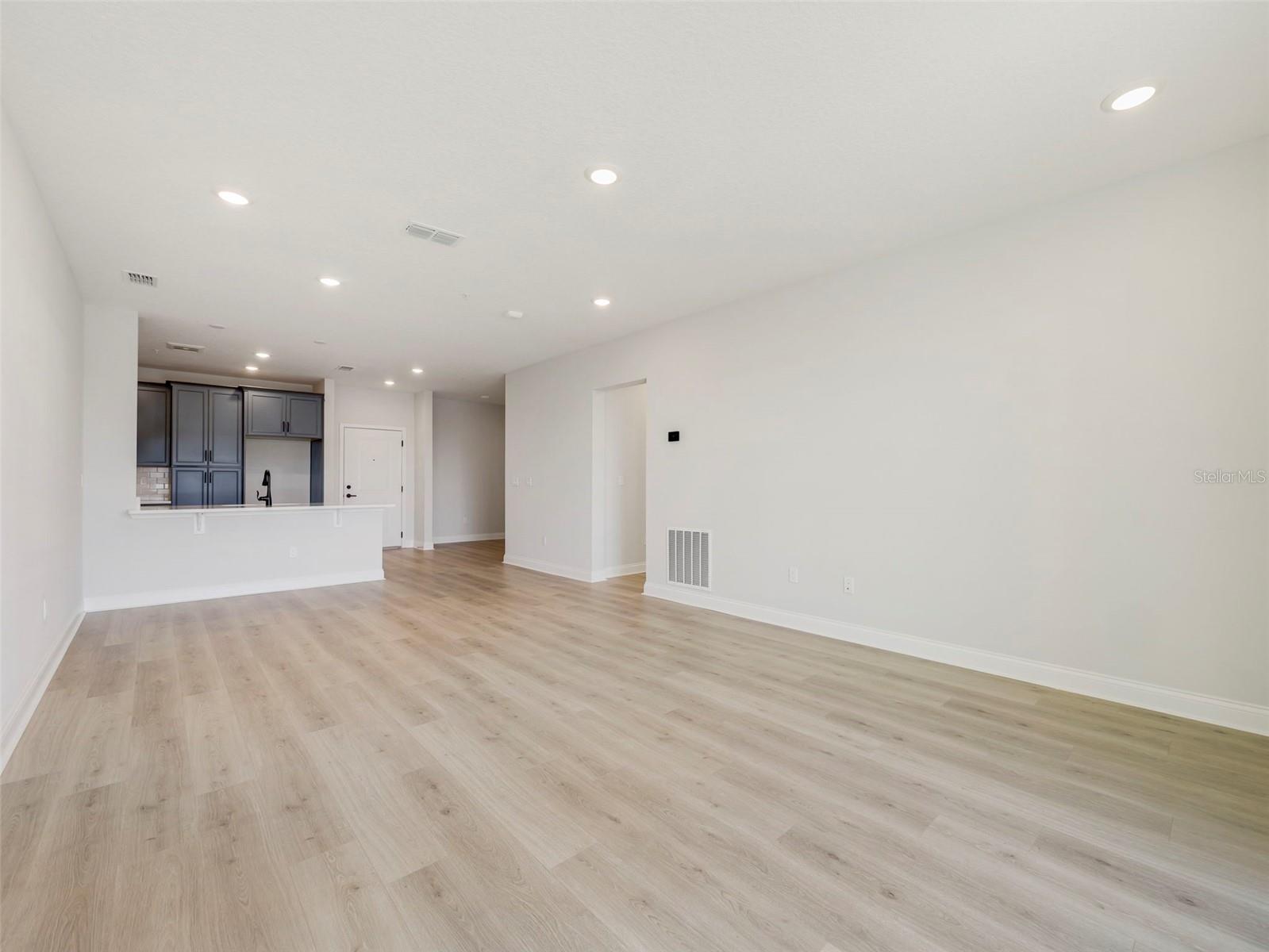 7545 Laureate Boulevard, FL