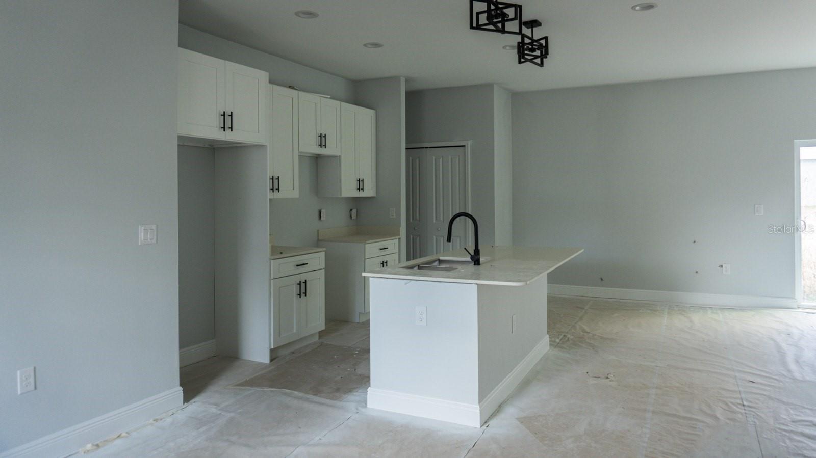 105 Ponoka Street, FL