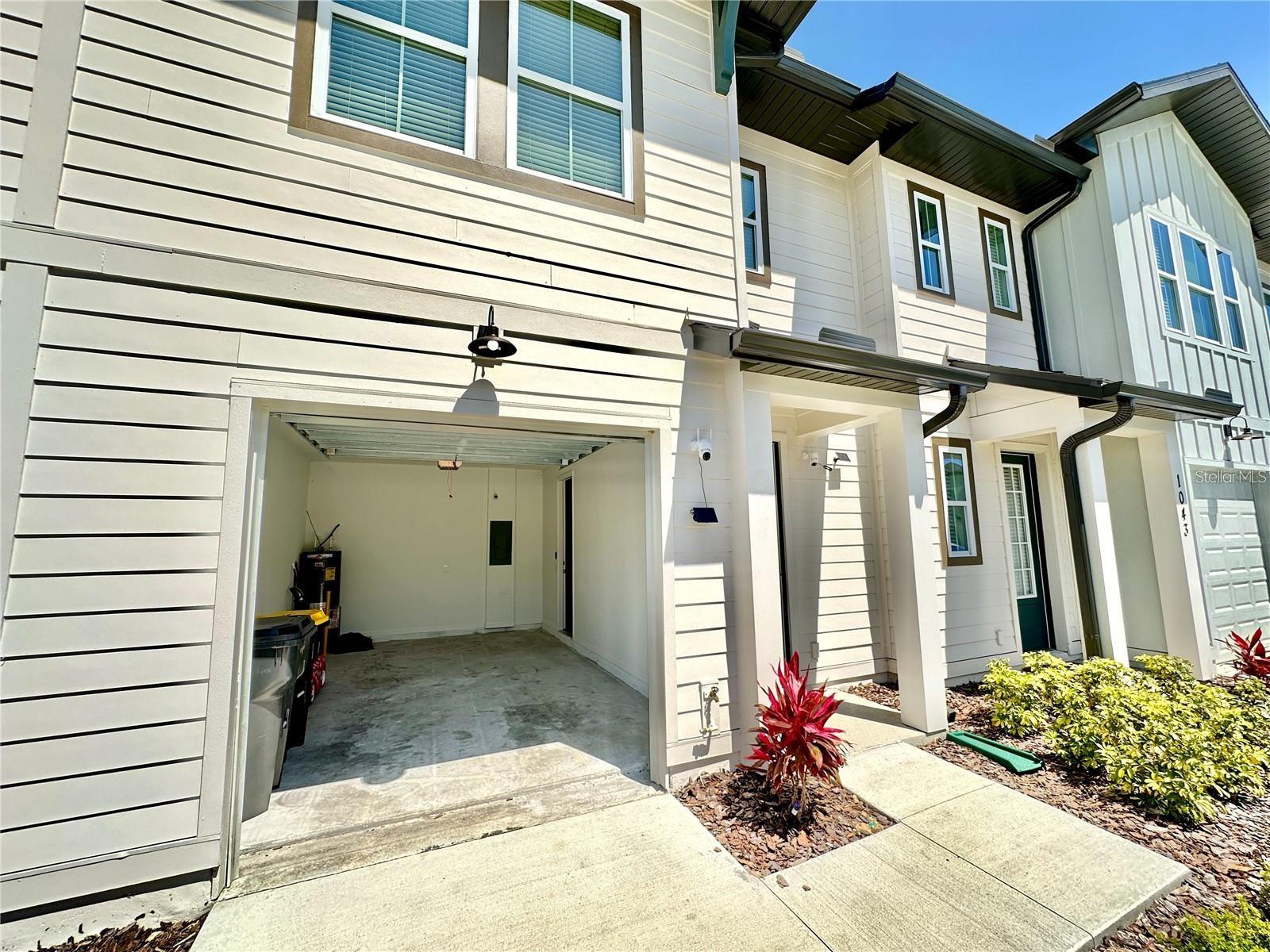 1047 Plantation Lane, FL
