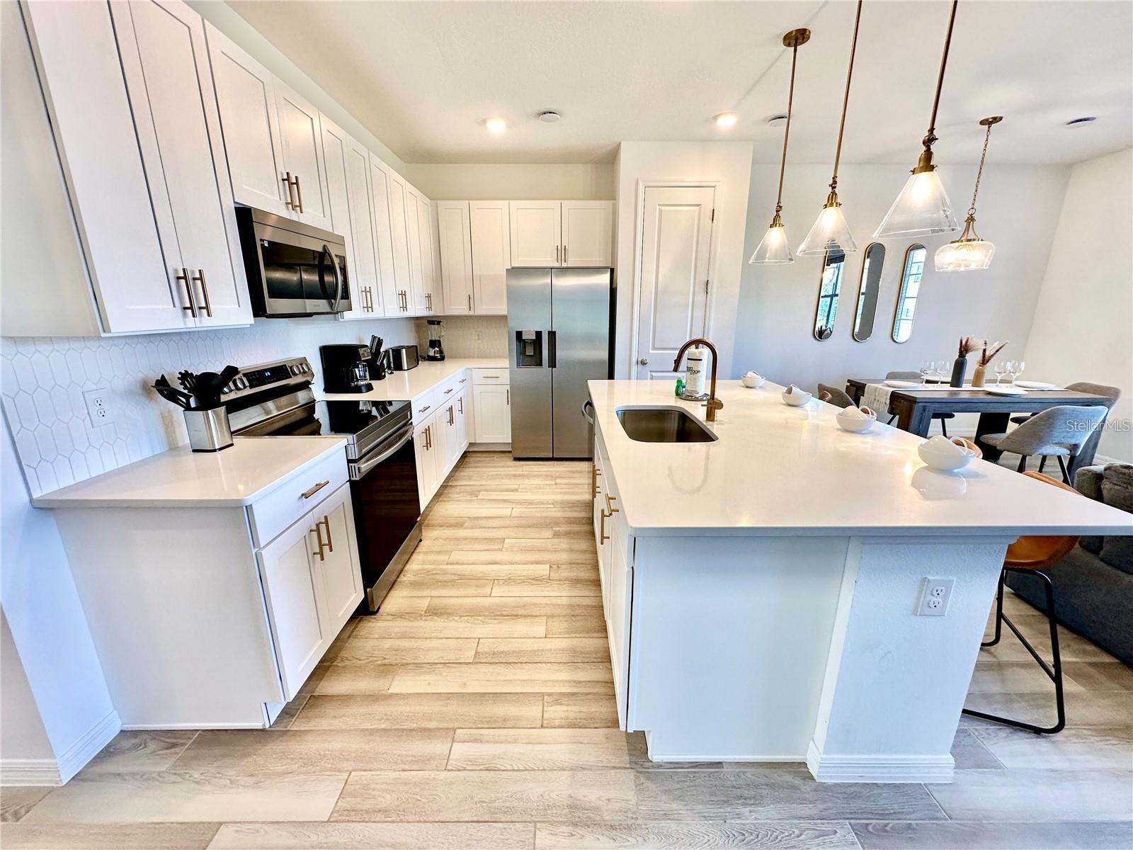 1047 Plantation Lane, FL