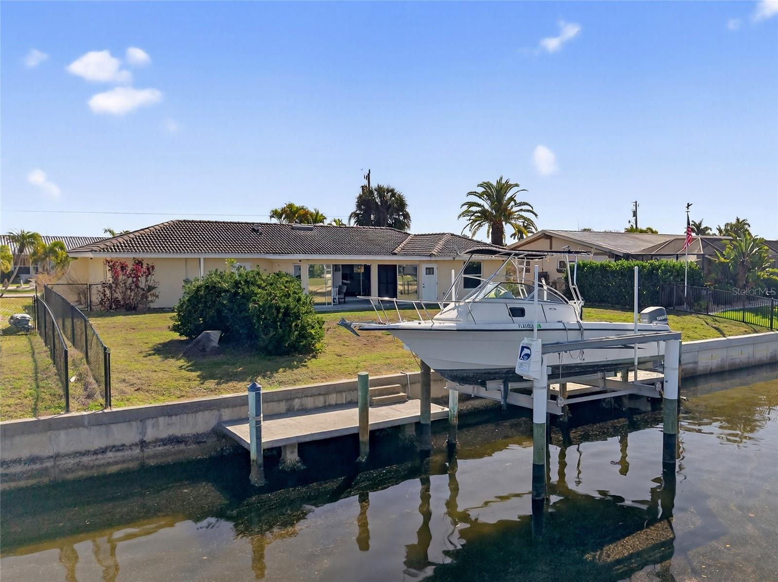 523 Via Cintia, FL