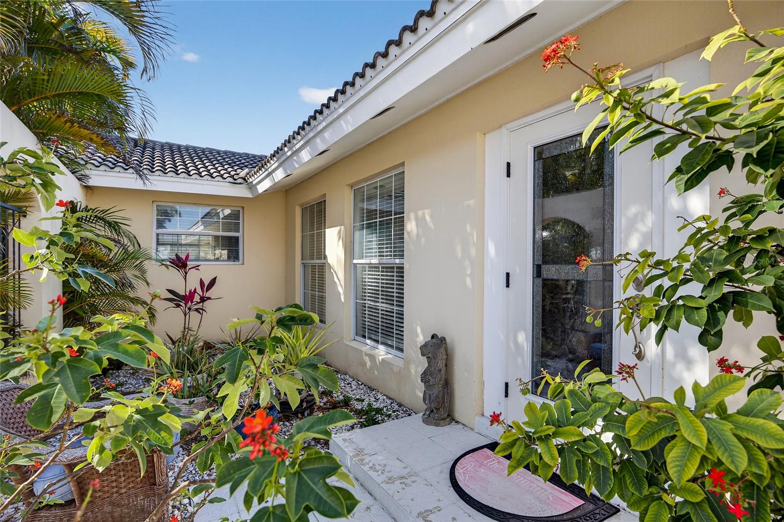 523 Via Cintia, FL