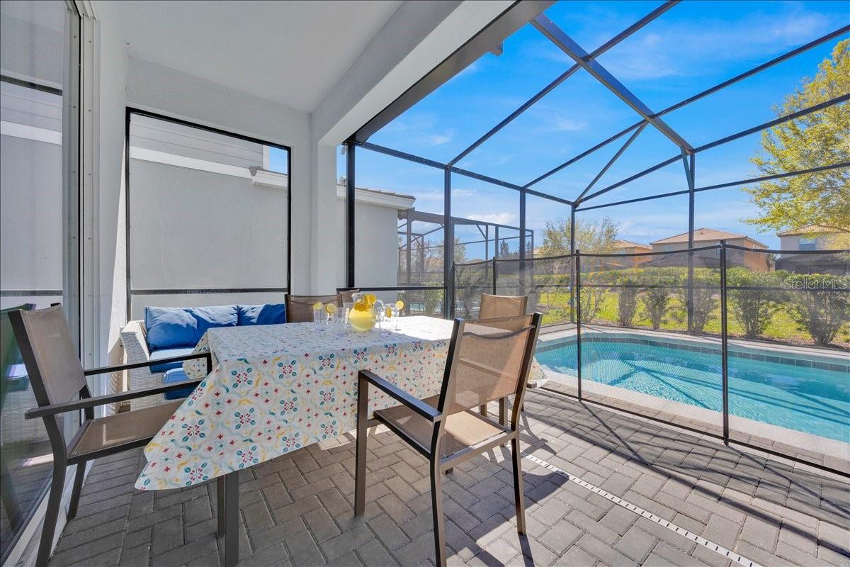 7387 Oakmoss Loop, FL