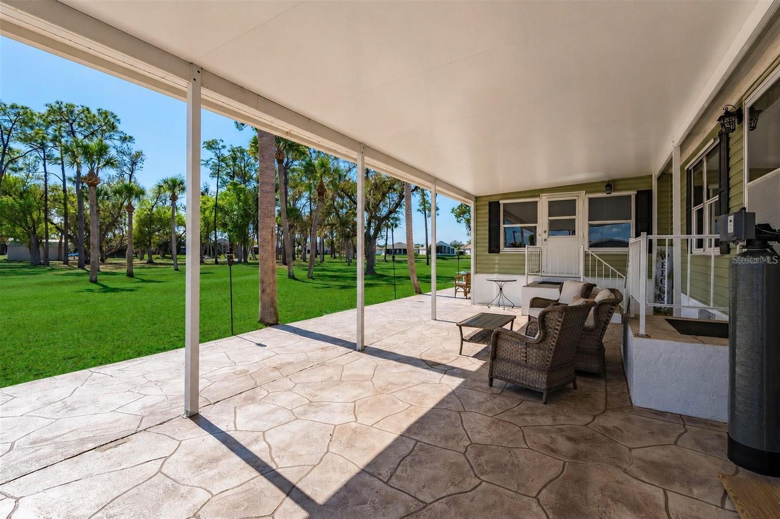 1000 Kings Highway, FL