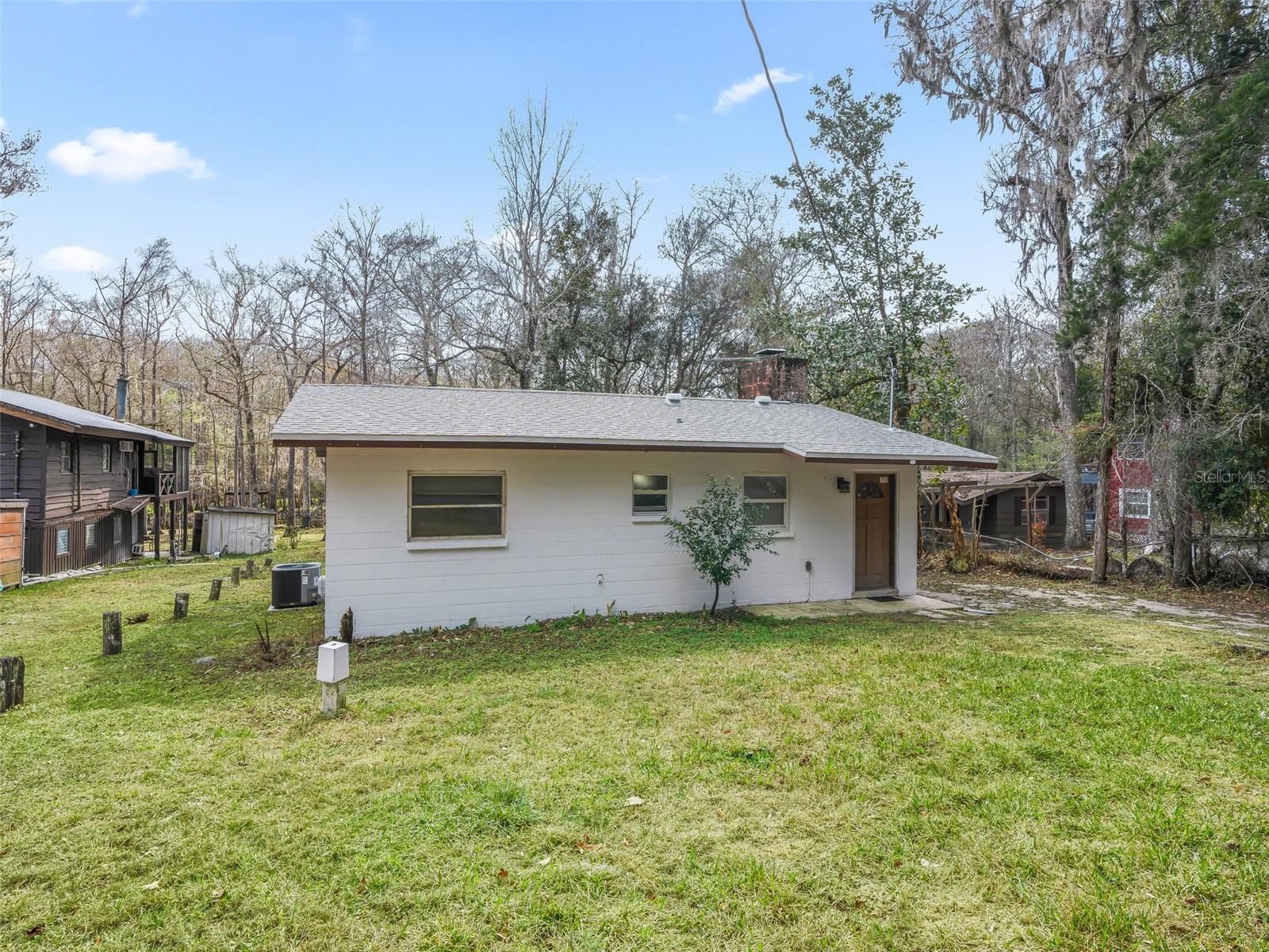 8935 Cr 647s, FL