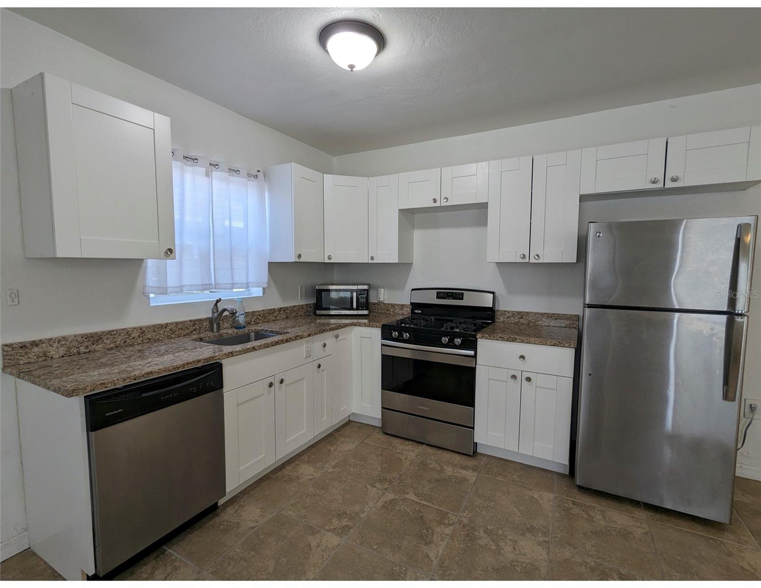411 Albany Avenue, FL