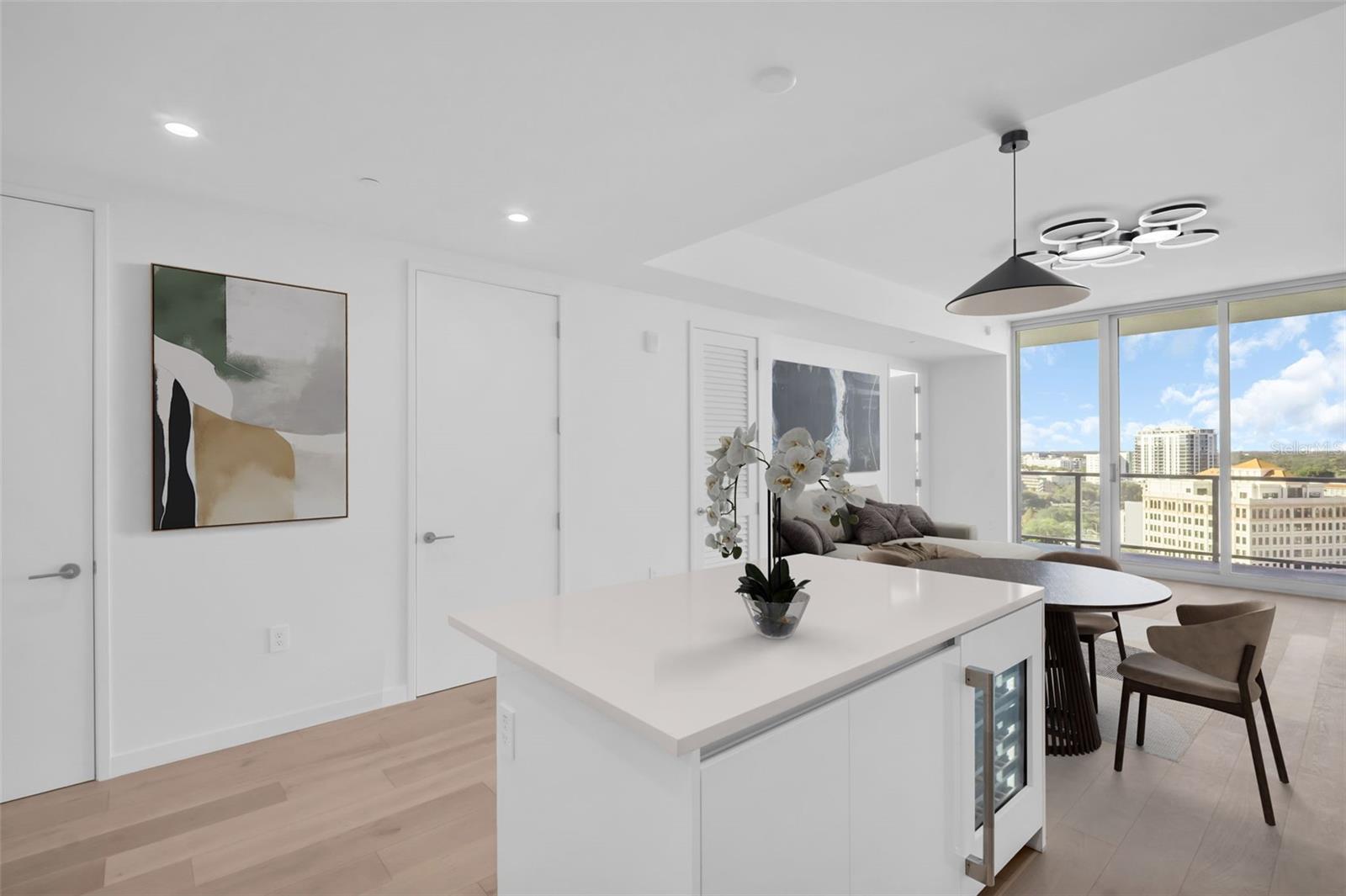 400 Central Avenue, FL