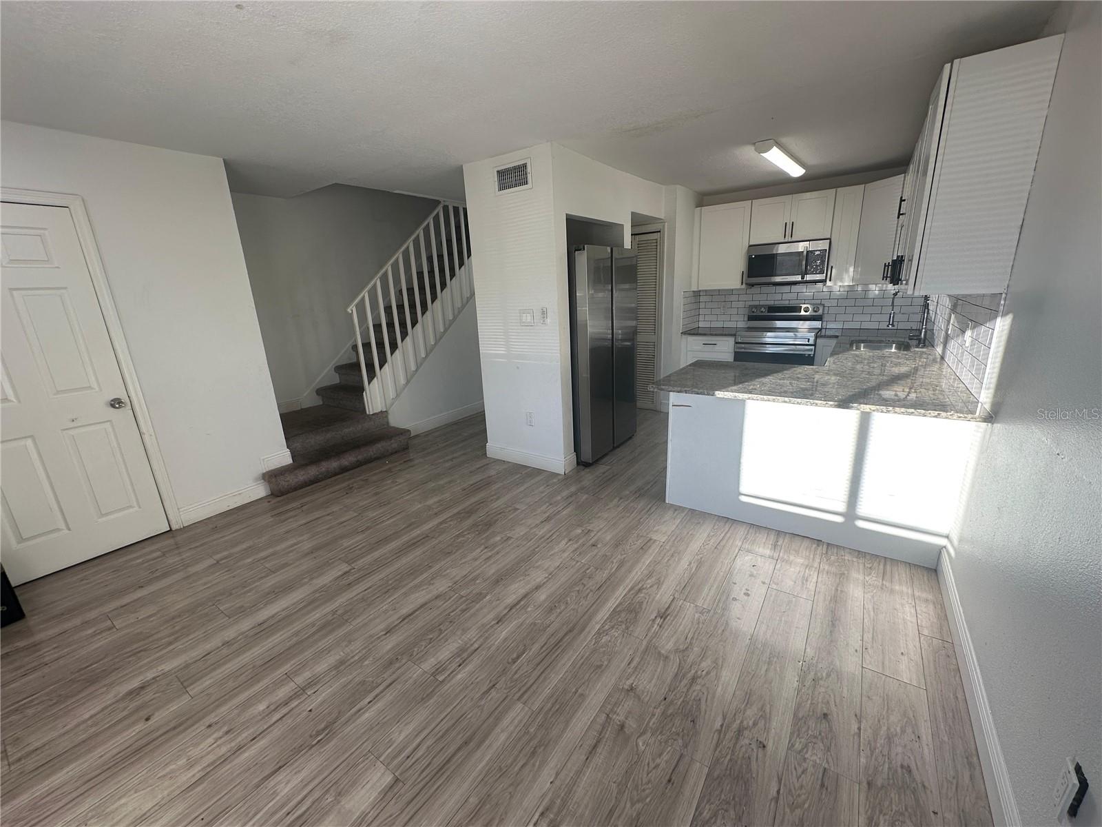 5064 Downing Street, FL
