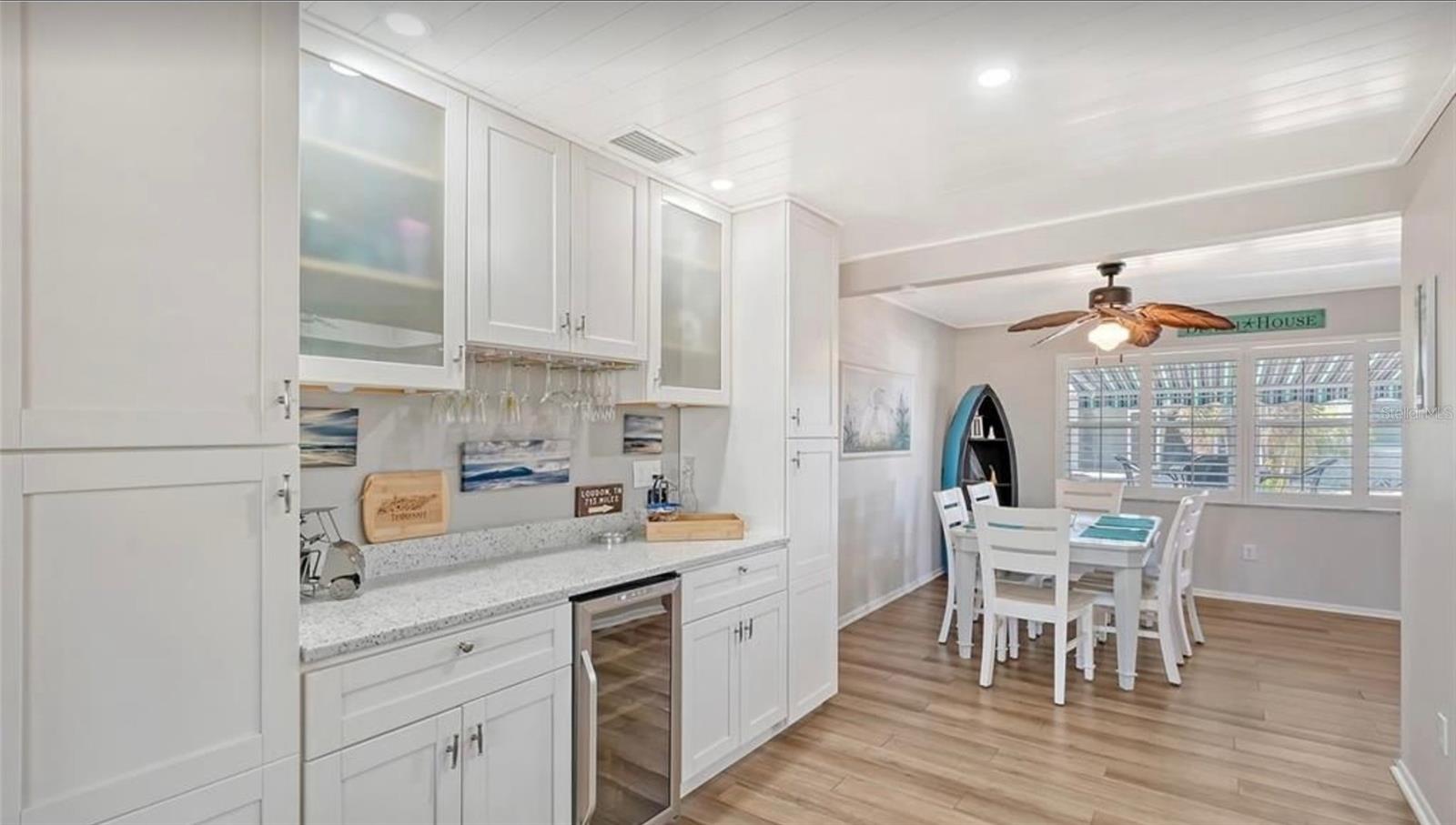 1019 Beach Manor Center, FL