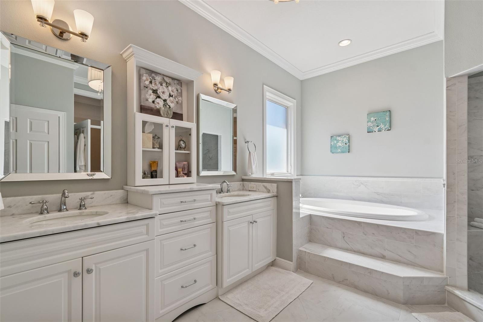 610 Saxony Boulevard, FL