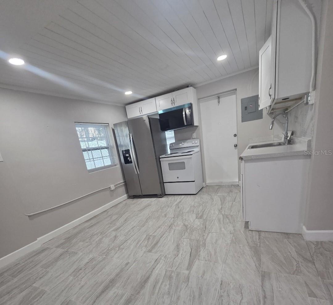 712 Clyde Avenue, FL