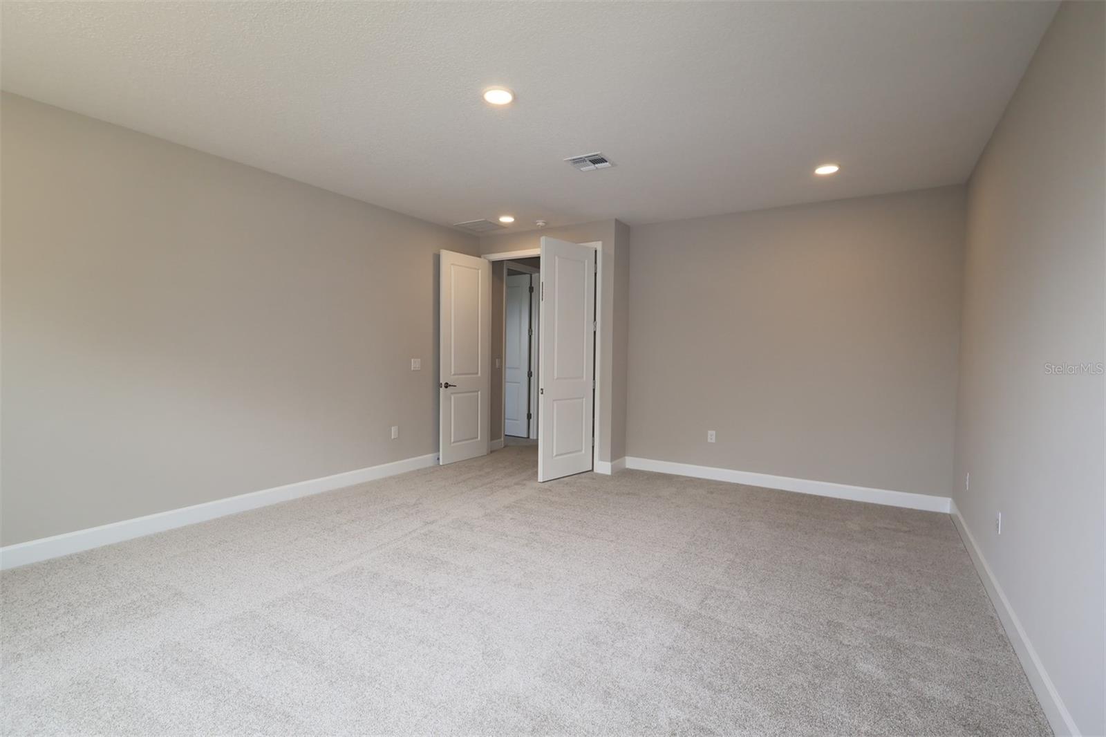 3318 Wolf Lake Avenue, FL