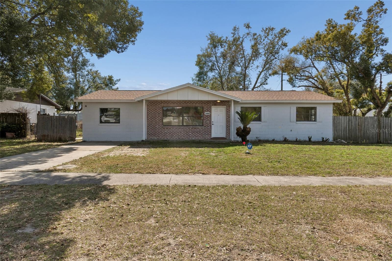 1402 Rolling Green Drive, FL