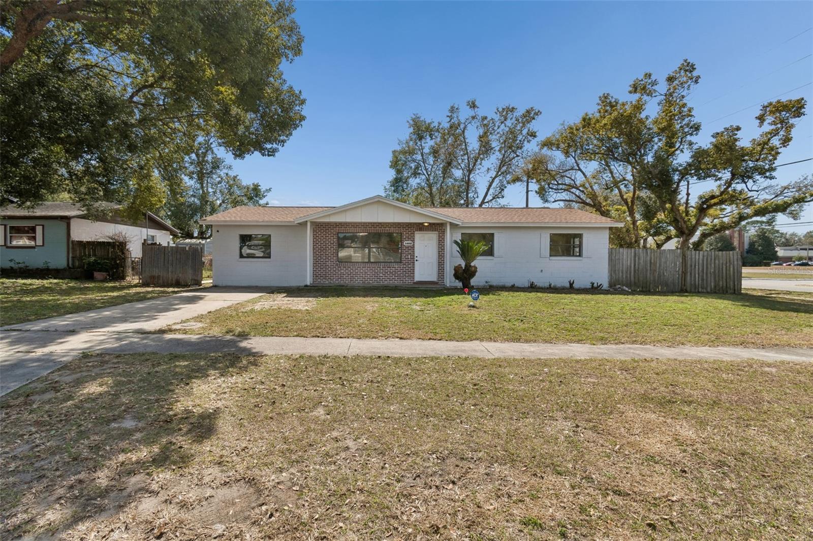1402 Rolling Green Drive, FL