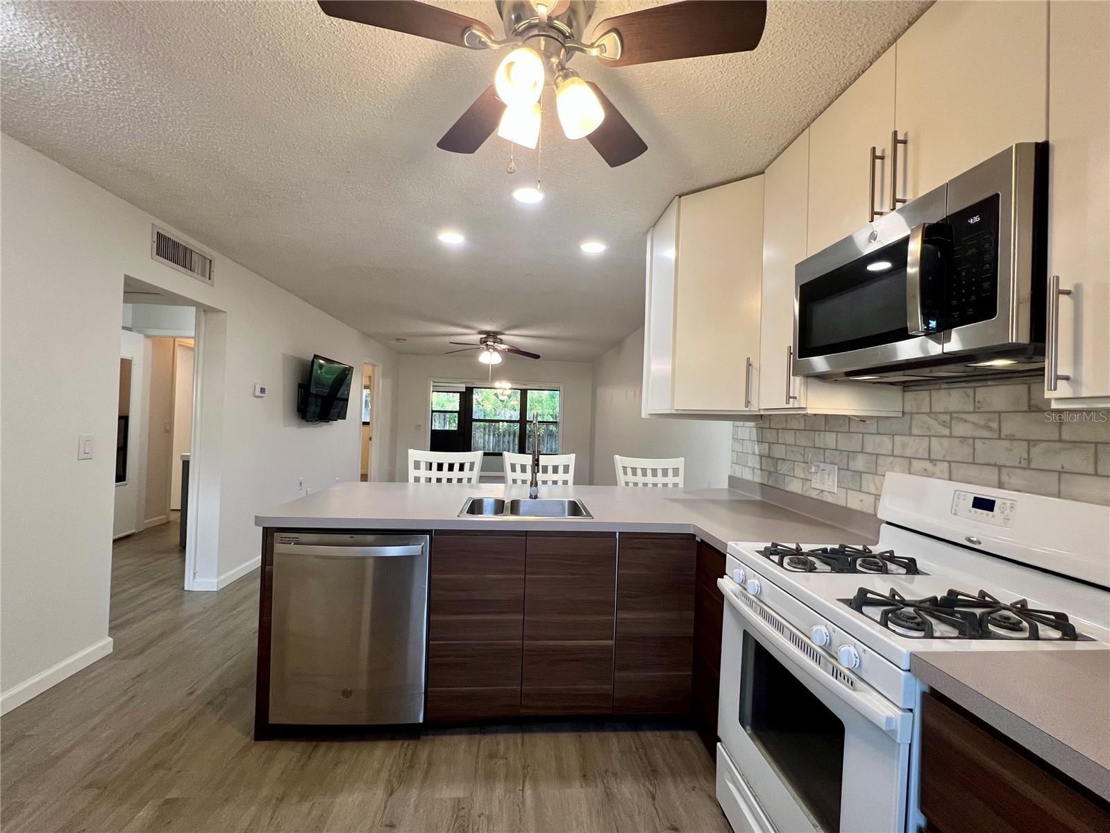 1185 Mission Circle, FL