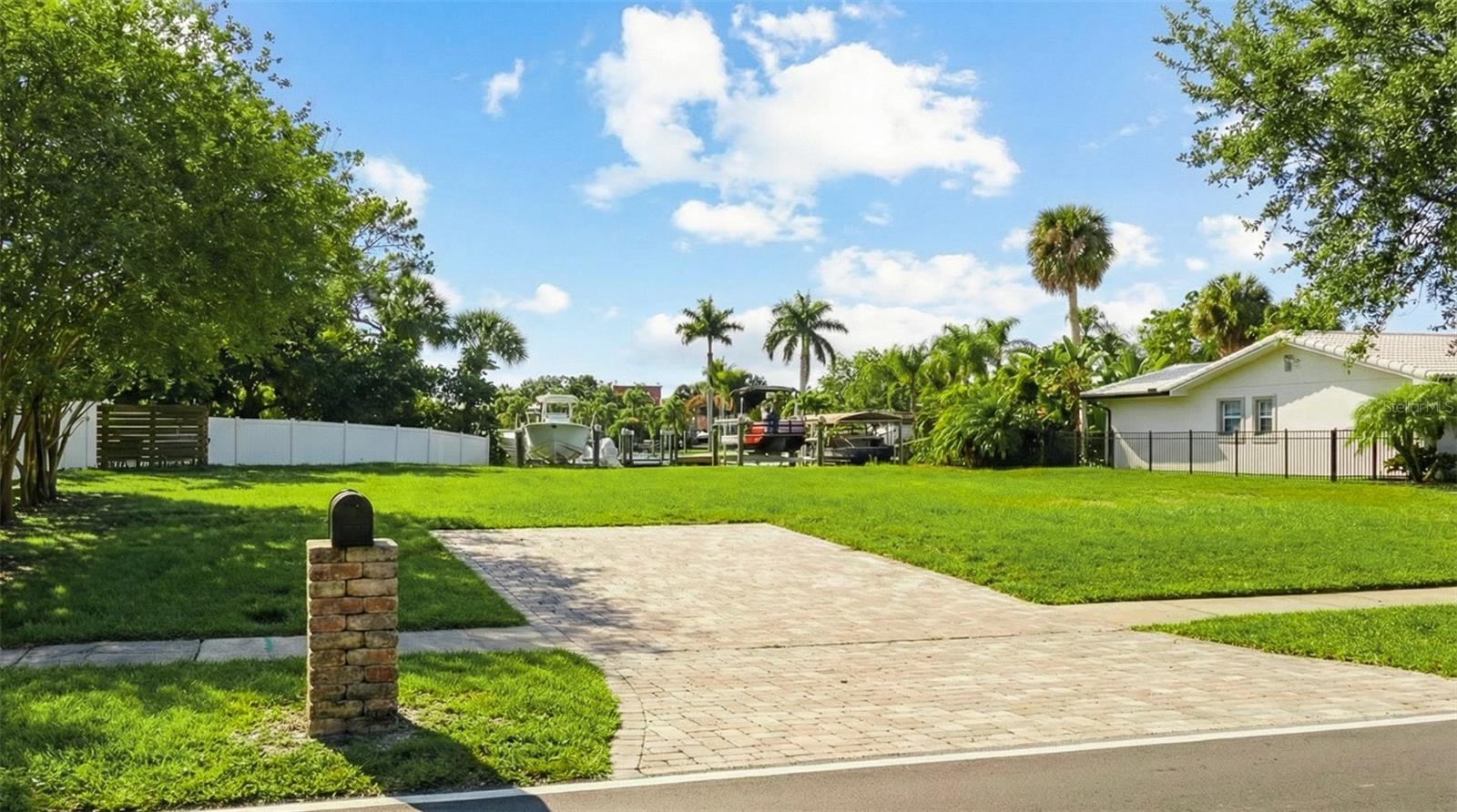 3904 Dana Shores Drive, FL