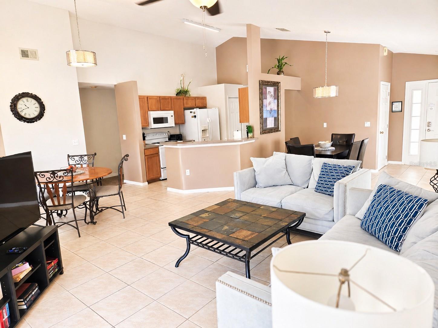 159 Grosvenor Loop, FL