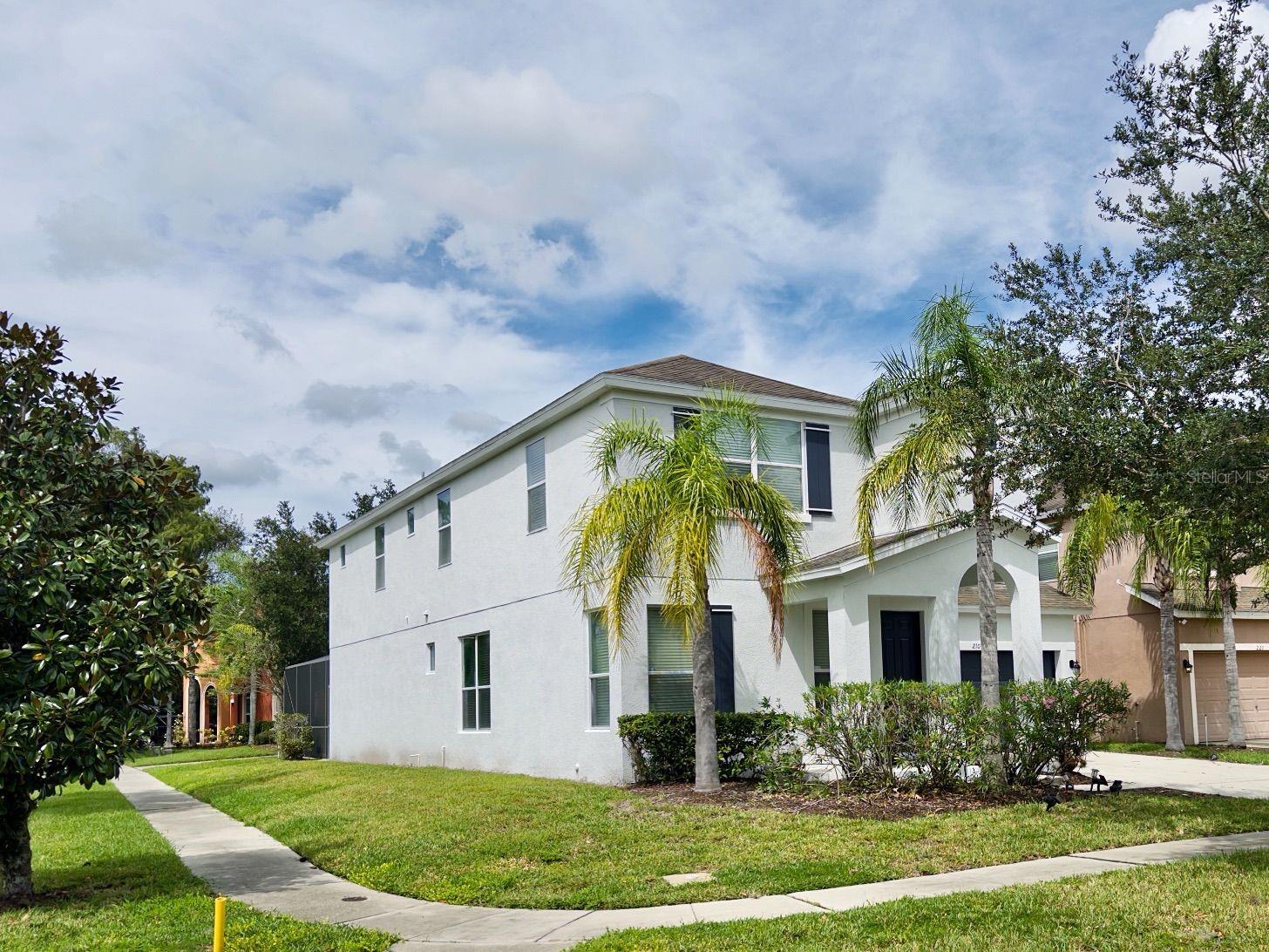 210 Las Fuentes Drive, FL