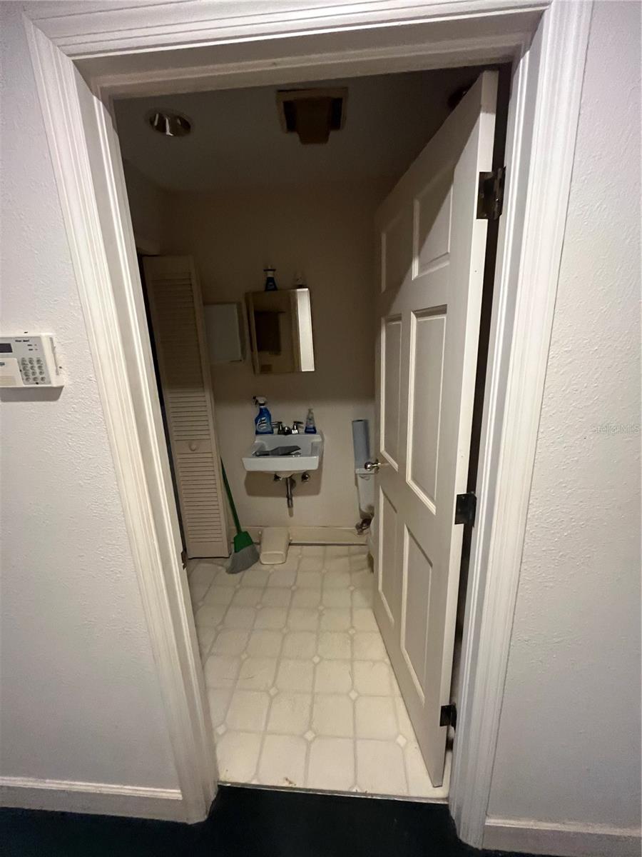 303 Scenic Highway, FL
