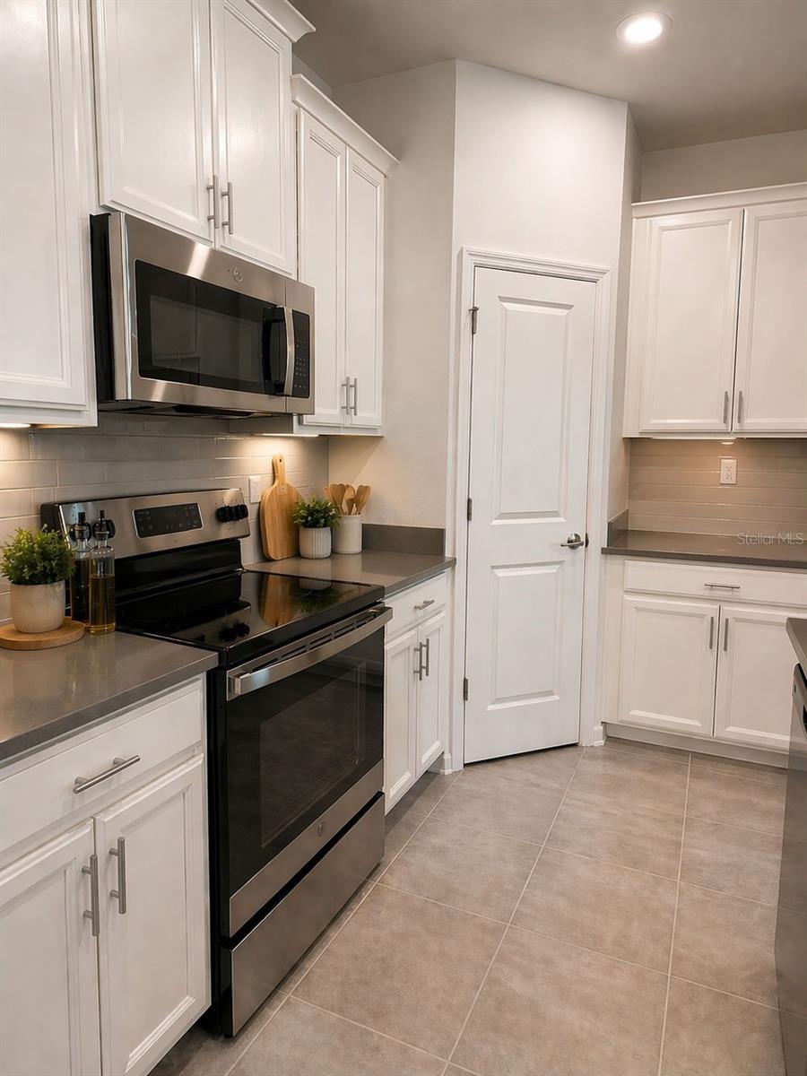 2361 Volunteer Avenue, FL