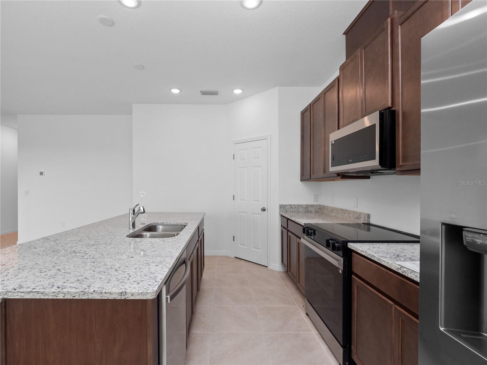 329 Marion Loop, FL